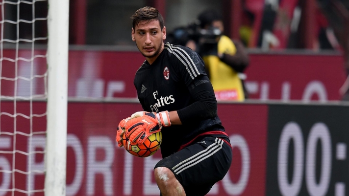 during the Serie A match between AC Milan and US Sassuolo Calcio at Stadio Giuseppe Meazza on October 25, 2015 in Milan, Italy.