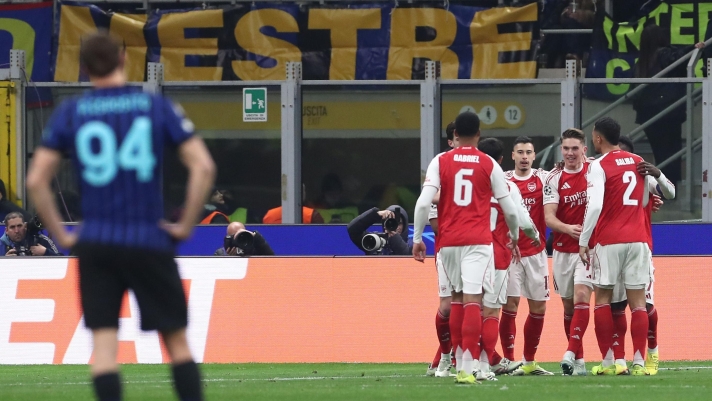 MILAN, ITALY - JANUARY 20: Viktor Gyokeres of Arsenal FC celebrates with his team-mates after scoring their team's third goal during the UEFA Champions League 2025/26 League Phase MD7 match between FC Internazionale Milano and Arsenal FC at Stadio San Siro on January 20, 2026 in Milan, Italy. (Photo by Marco Luzzani/Getty Images)