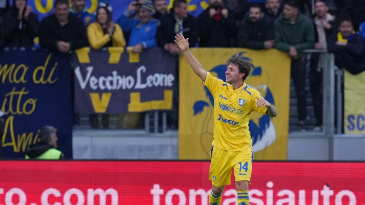Frosinone's Giacomo Calo' celebrates after scoring during the Serie BKT soccer match between Frosinone and Modena at the Frosinone Benito Stirpe stadium, Italy - Saturday, November 8, 2025 - Sport  Soccer ( Photo by Alfredo Falcone/LaPresse )