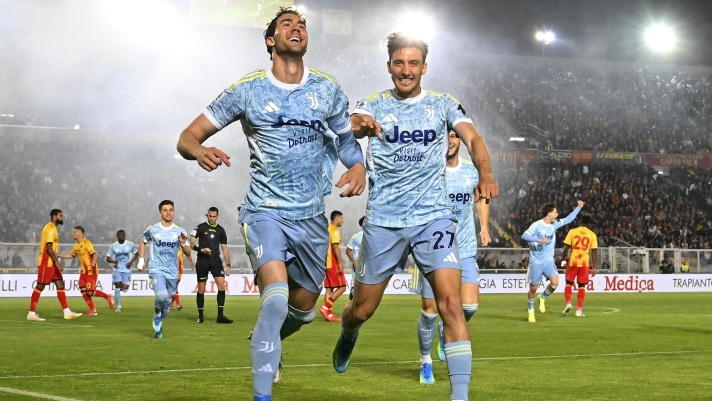  Dusan Vlahovic of Juventus celebrates after scoring his team's first goal with teammate Andrea Cambiaso  during the Serie A match between US Lecce and Juventus FC at Stadio Via del Mare on May 09, 2026 in Lecce, Italy. (Photo by Filippo Alfero - Juventus FC/Juventus FC via Getty Images)