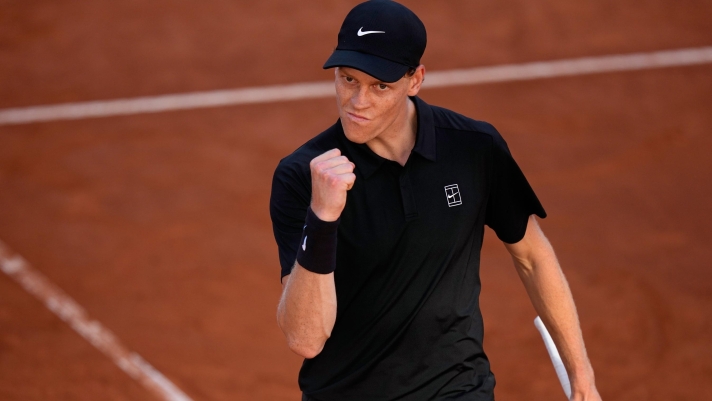 Jannik Sinner, of Italy, celebrates winning a point against Casper Ruud, of Norway, during the final match at the Italian Open tennis tournament, in Rome, Sunday, May 17, 2026. (AP Photo/Alessandra Tarantino)    Associated Press / LaPresse Only italy and spain
