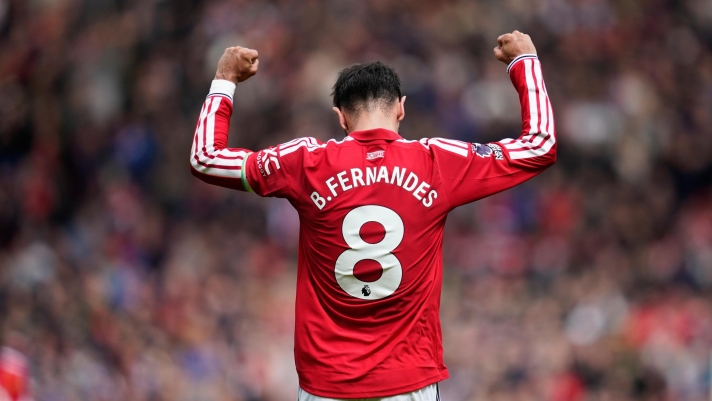 Manchester United's Bruno Fernandes celebrates their victory at the English Premier League soccer match between Manchester United and Nottingham Forest in Manchester, England, Sunday, May 17, 2026. (AP Photo/Dave Thompson)      Associate Press/ LaPresse Only Italy and Spain