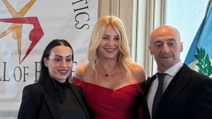 La perfezione premia gli azzurri: Comaneci consacra Chechi e Ferrari nella Hall of Fame