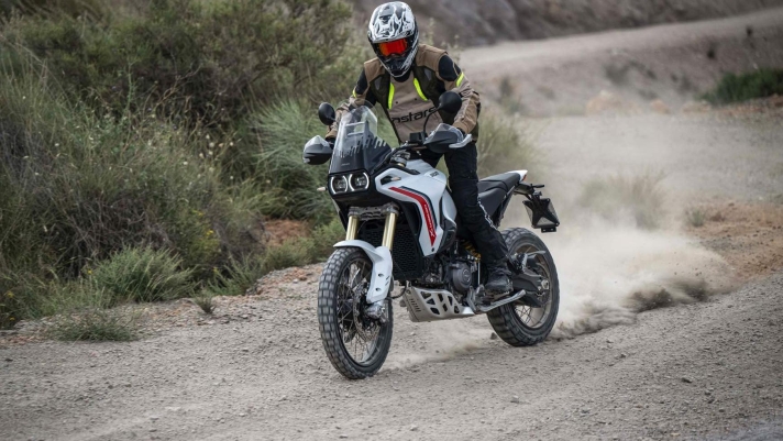 Ducati DesertX tutta nuova e costa meno. Prova completa