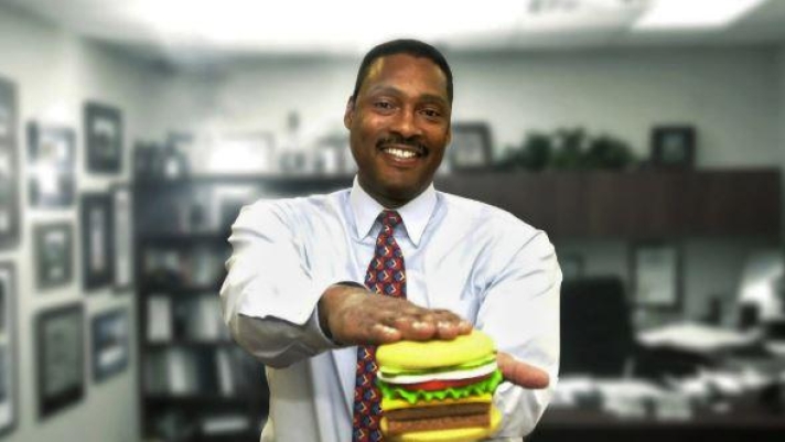 "Ma cosa ci fa quella star Nba a servire hamburger da Wendy's?"
