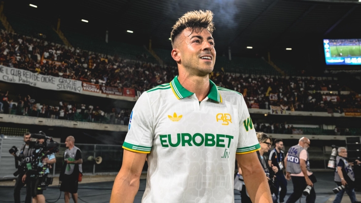  Stephan El Shaarawy of AS Roma celebrates after  scored the second goal for his team during the Serie A match between Hellas Verona FC and AS Roma at Stadio Marcantonio Bentegodi on May 24, 2026 in Verona, Italy. (Photo by Fabio Rossi/AS Roma via Getty Images)