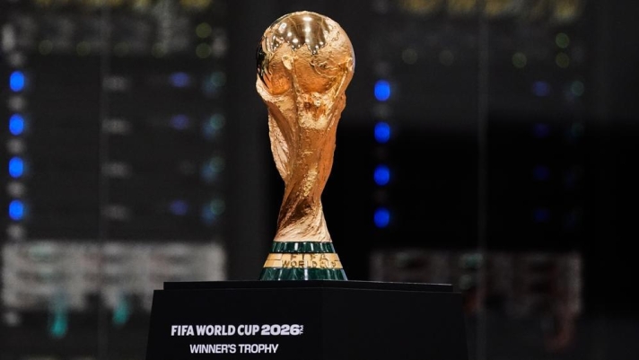 : The FIFA World Cup soccer trophy is displayed during the opening ceremony of the International Broadcast Center, Monday, June 1, 2026, in Dallas. (AP Photo/Tony Gutierrez) Associate Press/ LaPresse Only Italy and Spain