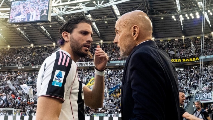  Manuel Locatelli of Juventus with Luciano Spalletti during the Serie A match between Juventus FC and Genoa CFC at Allianz Stadium on April 6,2026 in Turin,Italy. (Photo by Daniele Badolato - Juventus FC/Juventus FC via Getty Images)
