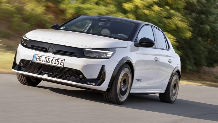 Opel Corsa GSe: come va la sportiva elettrica