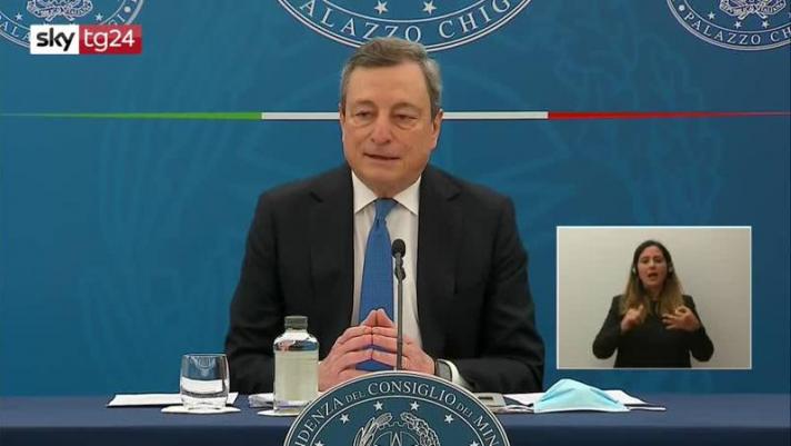 Il premier Draghi conferma: "Anticipata al 26 aprile l'introduzione della zona gialla, ma con un cambiamento rispetto al passato: precedenza alle attività all'aperto e alle scuole"