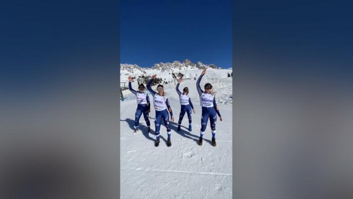 Marta Bassino, Laura Pirovano, Elena Curtoni e Roberta Melesi hanno pubblicato su Instagram in cui fanno un simpatico balletto sulla neve