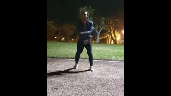 Ecco l'ultimo video pubblicato sui social da Edgar Davids che scrive: "Super Saiyan mode". L'allenamento dell'ex nazionale olandese, 48 anni, è impressionante