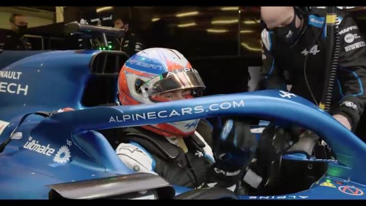 Il pilota francese ha portato in pista la monoposto transalpina con cui affronterà il Mondiale 2021 insieme a Fernando Alonso