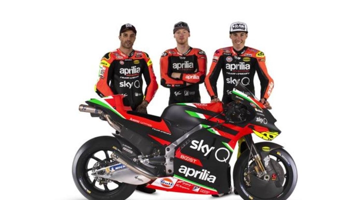 Si apre ufficialmente con la presentazione della nuova livrea la stagione 2020 di Aprilia in MotoGP. Da sinistra a destra i piloti Andrea Iannone, Bradley Smith e Aleix Espargaro
