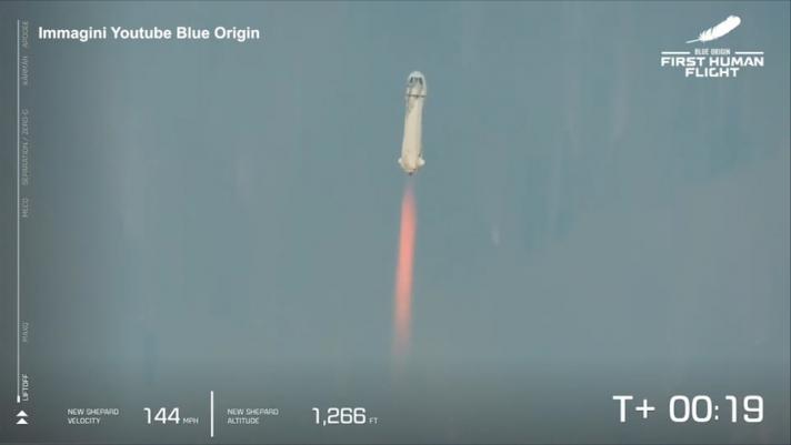 Jeff Bezos, imprenditore statunitense, fondatore e presidente di Amazon ha raggiunto lo spazio. Grande successo per la missione spaziale della Blue Origin