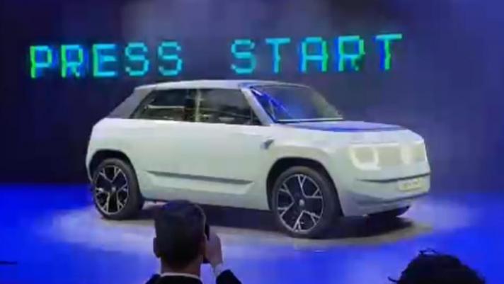 Presentata a Monaco la concept Volkswagen ID. Life che anticipa l'auto elettrica piccola che arriverà sul mercato nel 2025 il cui prezzo di listino è previsto attorno ai 20 mila euro.