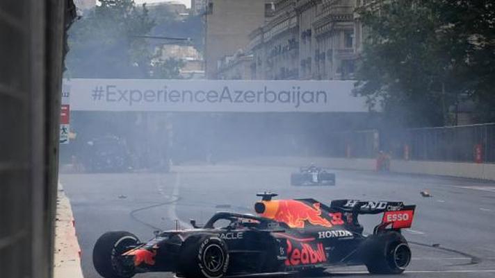 La Red Bull di Verstappen dopo l’incidente a Baku. Afp