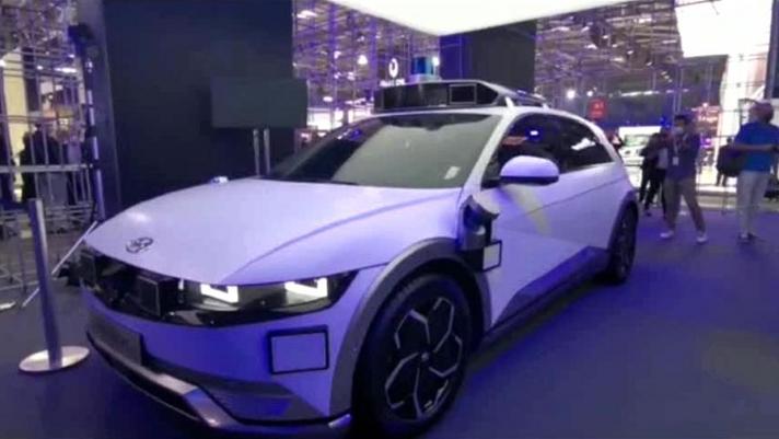 Al salone di Monaco Hyundai ha presentato la versione robotaxi della Ioniq 5 con livello 4 di guida autonoma. Eccolo visto da vicino