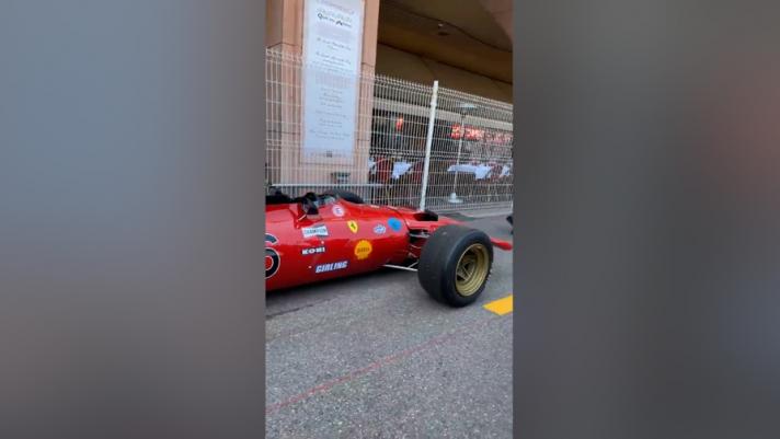 Charles Leclerc ha postato una serie di video che riprendono Jean Alesi impegnato nelle prove per il GP storico di Montecarlo del 24 e 25 aprile