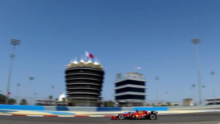 Dopo tre mesi di stop inizia la prima giornata di test in Bahrain per i piloti della Formula 1. Diversi big sono scesi in pista nella mattinata, tra questi Leclerc e l'ex ferrarista Vettel (di A. Lo Re)
