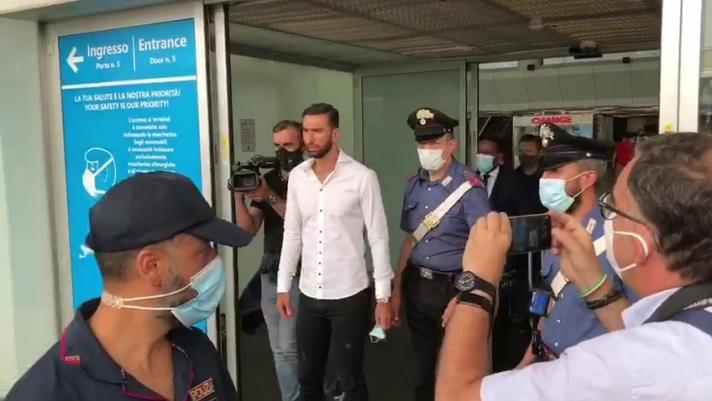 Rui Patricio, portiere portoghese, è arrivato in mattinata nella Capitale dove svolgerà le visite mediche prima porre la firma sul contratto che lo legherà alla Roma
