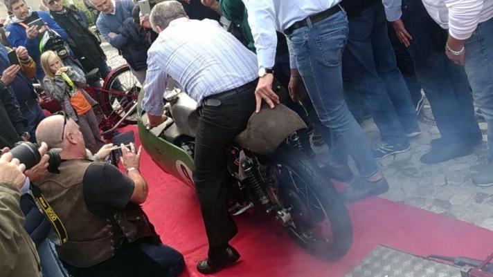 La Guzzi 500 8 Cilindri è stata la grande protagonista di Moto Storiche a Valvasone, manifestazione dedicata alle due ruote d'epoca tenutasi nell'affascinante borgo friulano
