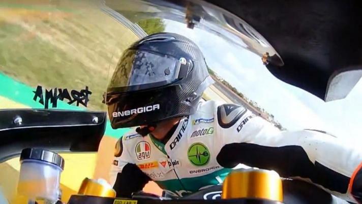 Il collaudatore di Energica Alessandro Brannetti ci porta a fare un giro al Sachsenring con il prototipo Ego Corsa della MotoE