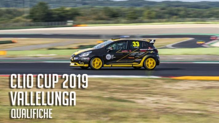 Dopo un primo assaggio nelle prove libere, la Clio Cup in gara a Vallelunga con i colori di Gazzetta dello Sport termina le qualifiche ufficiali migliorando il proprio tempo delle libere e ottenendo l’undicesimo tempo