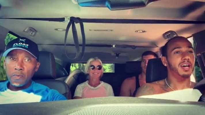 Il pilota ha pubblicato questo video su Instagram: relax e divertimento in famiglia