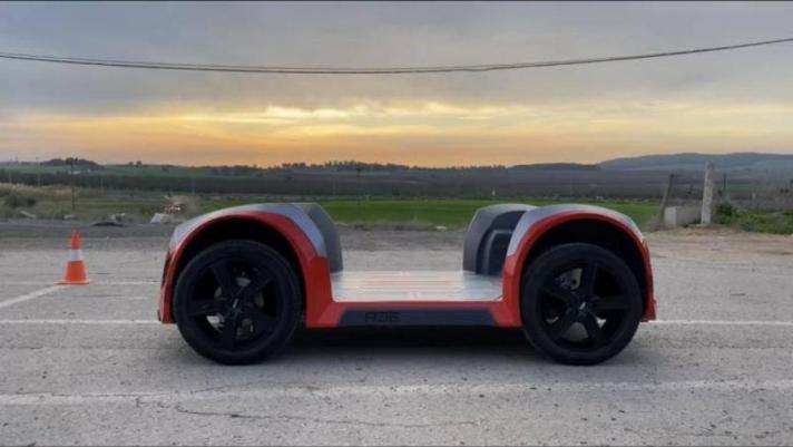 La piattaforma ideata dalla startup israeliana Ree va oltre il concetto di “skateboard”: i motori sono integrati direttamente nelle ruote insieme agli ammortizzatori. Saranno così le auto elettriche del futuro?