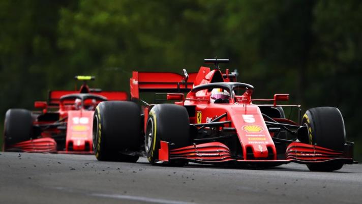 Il commento di Andrea Cremonesi, in studio con Giacomo Detomaso, sul Gran Premio d’Ungheria, il terzo della stagione di Formula 1. Ha vinto Hamilton, seguito da Verstappen e Bottas. Solo sesta e undicesima le Ferrari di Vettel e Leclerc.
