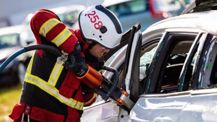 La casa svedese e le prove d'impatto estreme per migliorare la sicurezza delle vetture e aiutare i servizi di soccorso nell’affinare le tecniche di salvataggio
