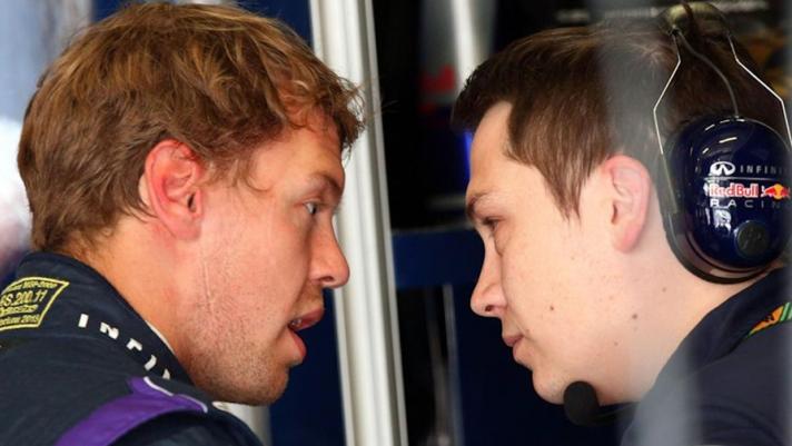 Andrea Cremonesi, in studio con Chiara Soldi, commenta l'ufficialità di Sebastian Vettel come nuovo pilota della futura Aston Martin, che nel 2021 tornerà in Formula 1 con un proprio team e non più come partner commerciale della Red Bull