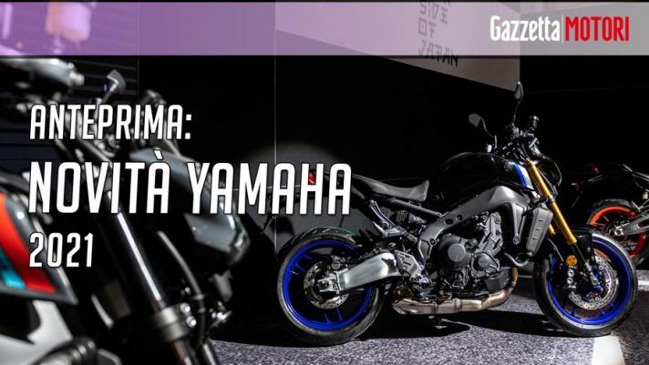 Yamaha ha presentato numerose novità 2021 in tutti i segmenti: la famiglia delle naked si rinnova con MT-09 (anche in versione SP) e MT-07. La Tracer 9 guadagna tanti aggiornamenti e la GT è ancora più completa. La gamma scooter diventa Euro5 e l’Nmax e il D’elight sono stati rinfrescati per conquistare un pubblico più ampio. La R6, invece, rimane a listino ma senza targa e specchietti: sarà solo per la pista