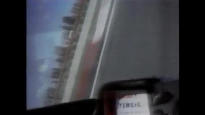 A tre gare dal termine della stagione 1993, Wayne Rainey è protagonista di una caduta sul tracciato di Misano che gli provoca la frattura della colonna vertebrale. Il video on board