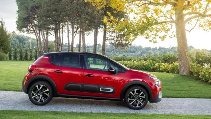 La responsabile comunicazione di Citroën Italia illustra i miglioramenti apportati alla fortunata utilitaria francese dopo il restyling