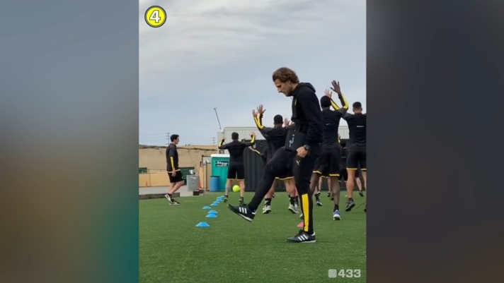 In nerazzurro non ha esattamente brillato. Ma Diego Forlan ha fatto furore sui campi non solo europei, soprattutto con la maglia dell'Atletico Madrid. Oggi allena il Penarol e non ha ancora perso il... vizietto (Instagram 433)