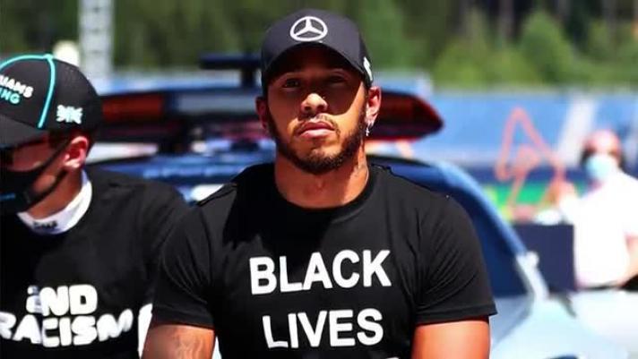 Prima della partenza della gara di Zeltweg che ha dato il via alla stagione di Formula 1, i piloti hanno indossato una t-shirt nera col messaggio "End racism" (tranne quella di Hamilton che recitava "Black Lives Matter"). La maggior parte di loro si è inginocchiato, eccetto 6 dei 20: oltre a Leclerc (che l'aveva preannunciato), anche Verstappen, Giovinazzi, Kvyat, Sainz e Räikkönen.
