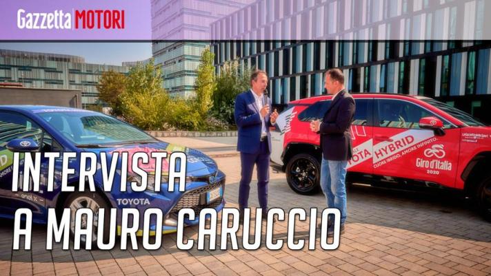 Abbiamo intervistato Mauro Caruccio, amministratore delegato Toyota Italia, per conoscere da vicino le auto del Giro d’Italia. Parliamo delle auto plug-in hybrid, full ibride ed elettriche del Marchio
