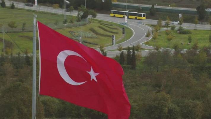 Le immagini della prima giornata di prove libere sul circuito di Istanbul nel segno di Lewis Hamilton ma con una Ferrari in forma