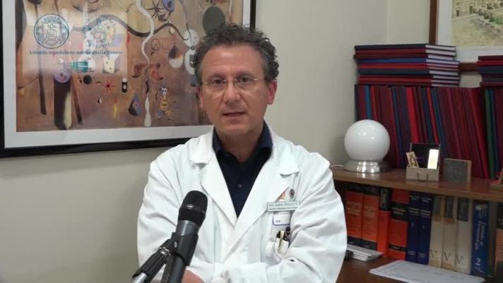 Il professor Sabino Scolletta comunica le condizioni cliniche di Alex Zanardi. I medici ora valuteranno le reazioni alla riduzione dei farmaci nei prossimi giorni