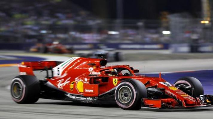 La monoposto di Vettel a Singapore lo scorso anno. AP