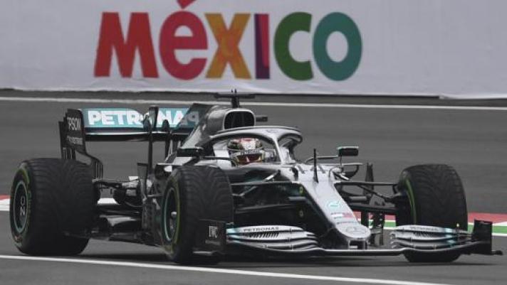 Lewis Hamilton in azione in Messico. Afp