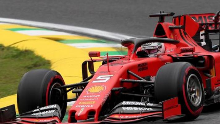Sebastian Vettel in azione a Interlagos. Epa