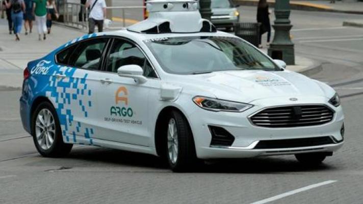 Un veicolo sperimentale di Argo, società per lo sviluppo della guida autonoma in cui hanno investito Ford e Volkswagen