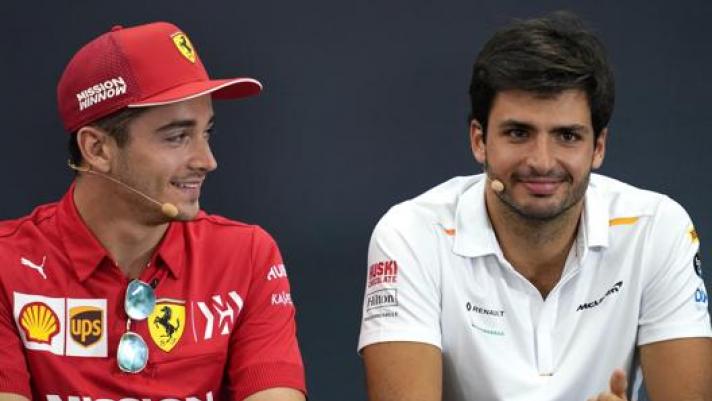 Da sin Charles Leclerc e Carlos Sainz, nuova coppia Ferrari dal 2021. Epa
