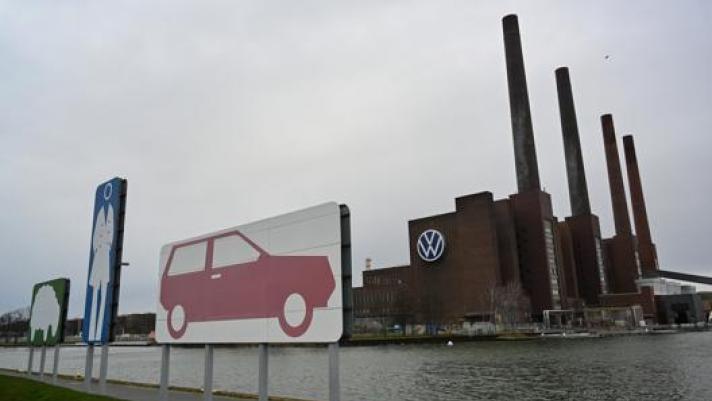 L’impianto Volkswagen a Wolfsburg. Getty