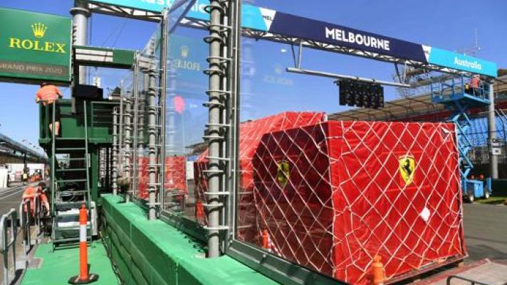 I container delle squadre in pista a Melbourne. Afp