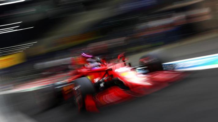 I momenti più emozionanti delle qualifiche del GP Arabia di F1. Pole numero 103 per Hamilton dopo un giro super, l’errore fatale di Verstappen mentre volava verso un tempo da record, il graffio di Leclerc con la Ferrari per un insperato quarto posto. Il meglio del sabato saudita