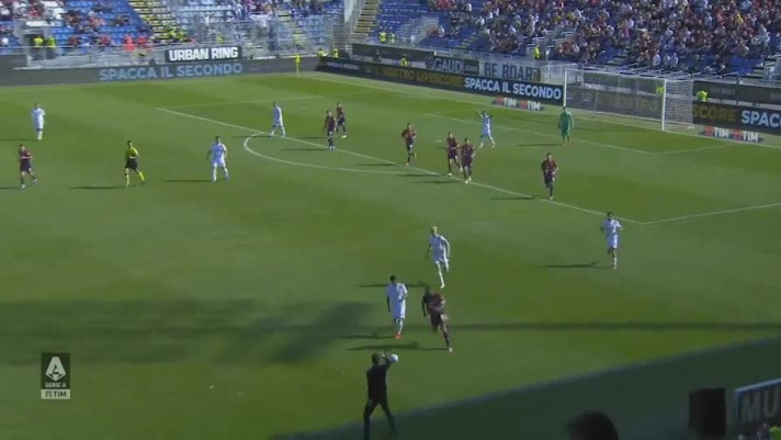 Il tecnico della Sampdoria, nel recupero del secondo tempo, dopo il contrasto ai danni di Ciccio Caputo in area corre in campo per protestare e l'arbitro Mariani estrae il rosso. D’Aversa salterà la gara contro lo Spezia